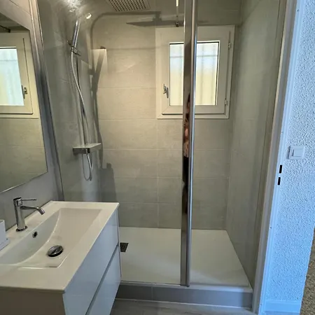 Dom wakacyjny Maison 4/6 Pers Avec Terrasse, Piscine, Mer 200m